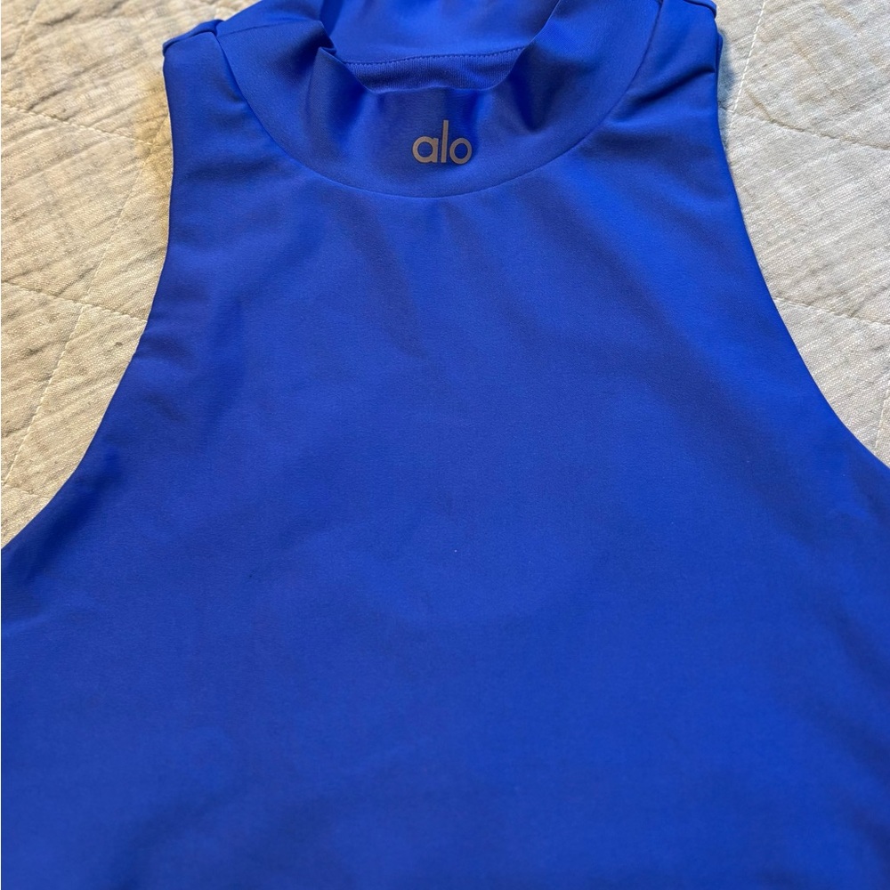 ALO Yoga Airlift Fuse Women's Blue Sleeveless Top: built-in bra tank